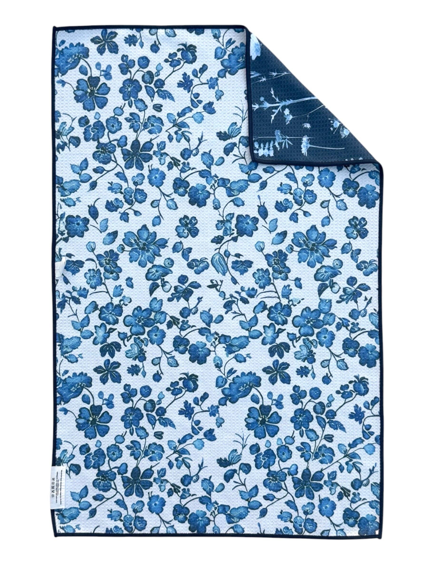 Blue Willow: Reversible Hand Towel: Blue/White / 19x29in
