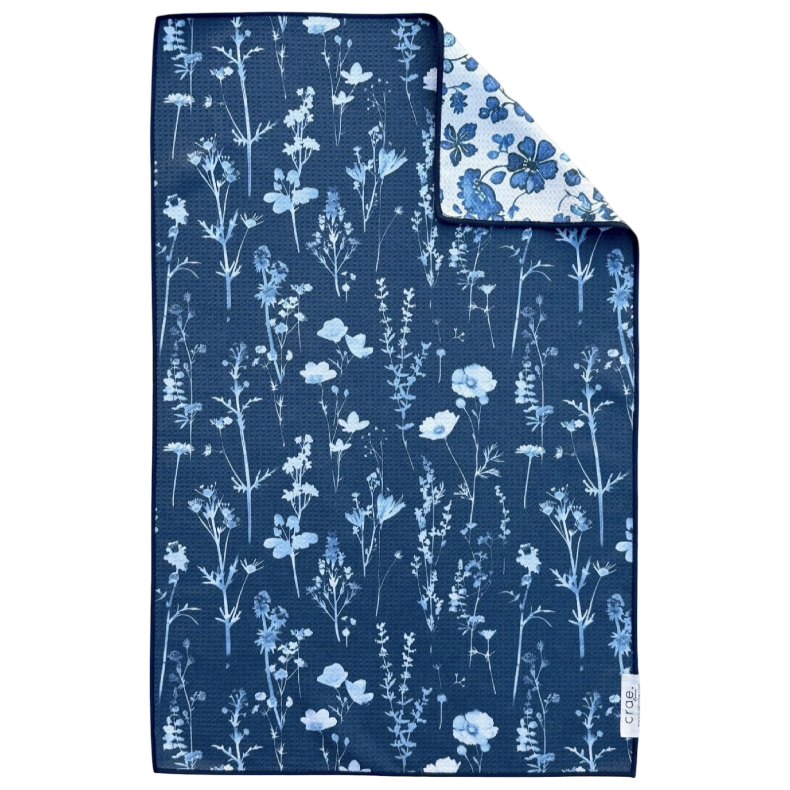 crae Blue Willow hand towel, blue and white hand towel, reversible hand towel, microfiber hand towel, waffle weave towel, kitchen hand towel, bathroom hand towel, powder room towel, blue willow decor, absorbent hand towel, decorative kitchen towel, reversible microfiber towel, Oh Meredith home