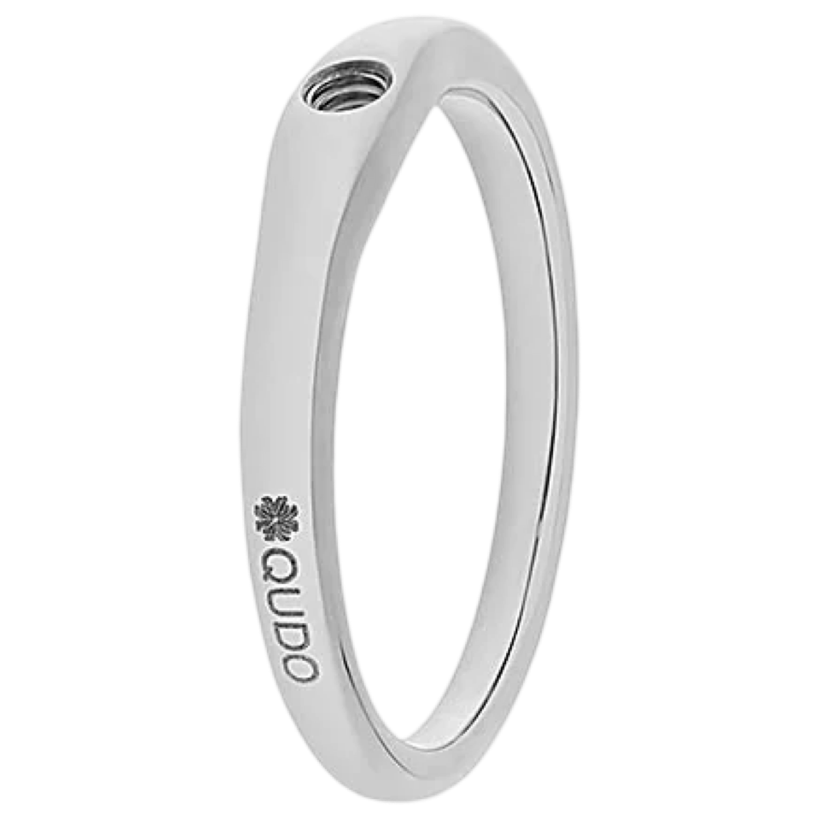 Silver ring with 'QUO' branding on a white background