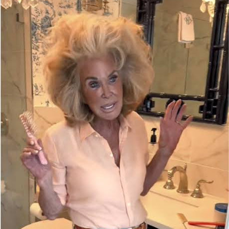 Suebelle hairspray, TikTok viral hairspray, long lasting hair spray, humidity resistant hairspray, flexible hold hairspray, best finishing spray, salon hairspray, glamorous hold spray