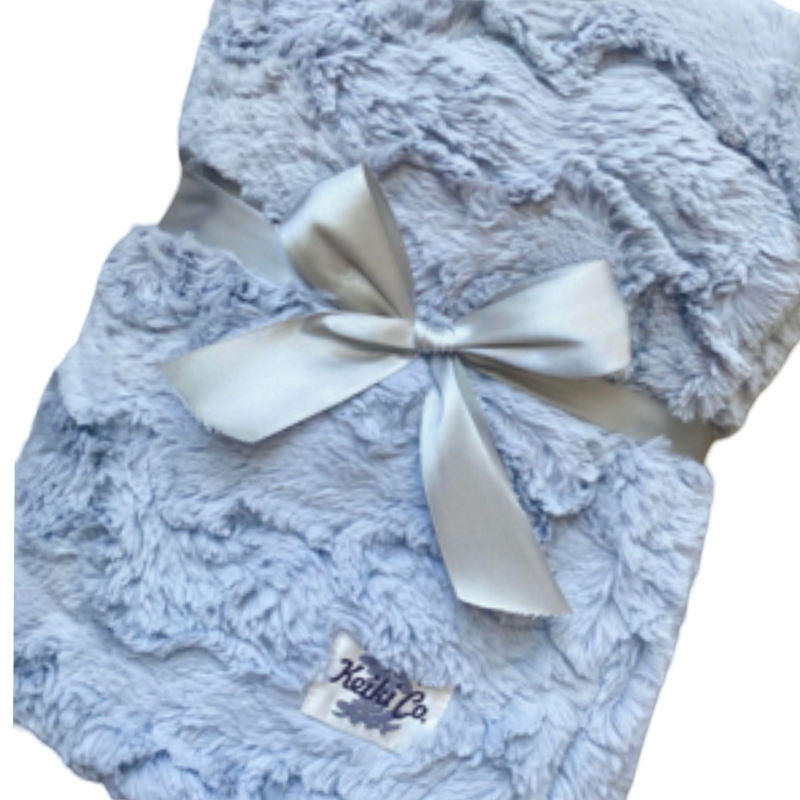 keiki co silver throw, gray plush blanket, soft luxury throw, cozy microfiber blanket, silver home décor accent, luxury neutral throw, giftable throw blanket, keiki co plush