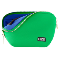 kusshi everyday makeup bag, kelly green makeup bag, kusshi cosmetic bag, travel makeup bag, stylish toiletry bag, kusshi green navy bag, everyday beauty bag, durable fabric makeup bag