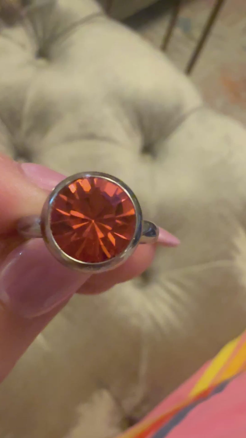 QUDO Sesto Top Silver, Rose Dust Collection, silver crystal topper, dusty rose jewelry, interchangeable jewelry topper, QUDO silver topper, blush crystal jewelry, European crystal jewelry, customizable jewelry, modern crystal jewelry, romantic jewelry, interchangeable ring topper, QUDO jewelry
