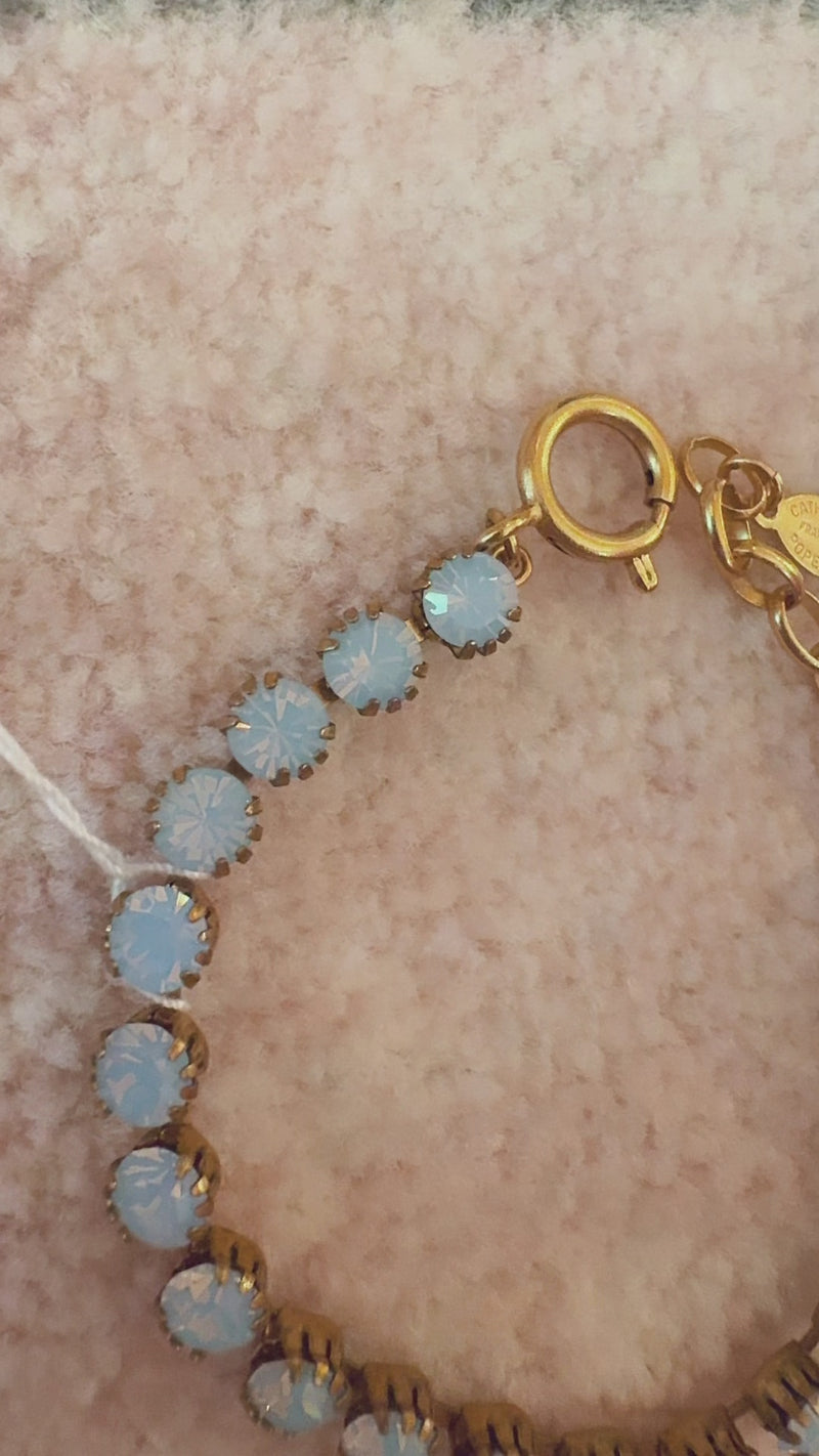 La Vie Quincy Bracelet: Milky Blue