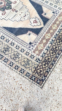 vintage turkish rug, geometric medallion rug, 6x4 area rug, neutral accent rug, turkish hallway rug, traditional turkish decor, turkish handwoven rug, earthy tone rug, turkish runner, heirloom rug