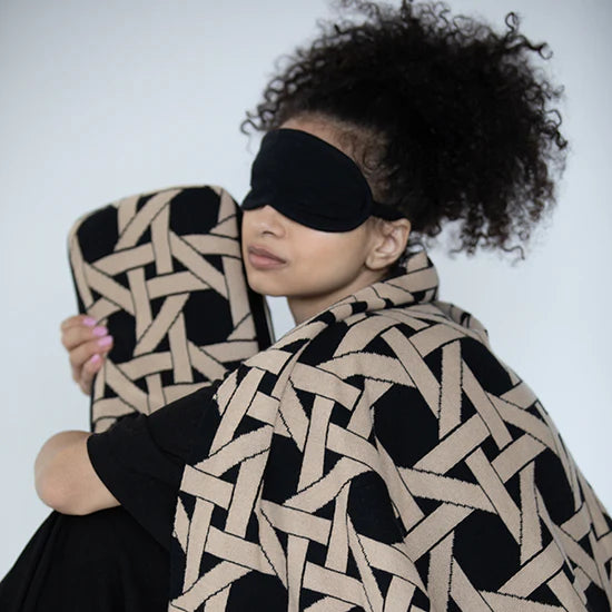 riti travel blanket, black travel blanket set, organic cotton travel set, eco friendly travel blanket, organic cotton eye mask set, sustainable travel essentials, cozy travel blanket, minimalist travel accessories