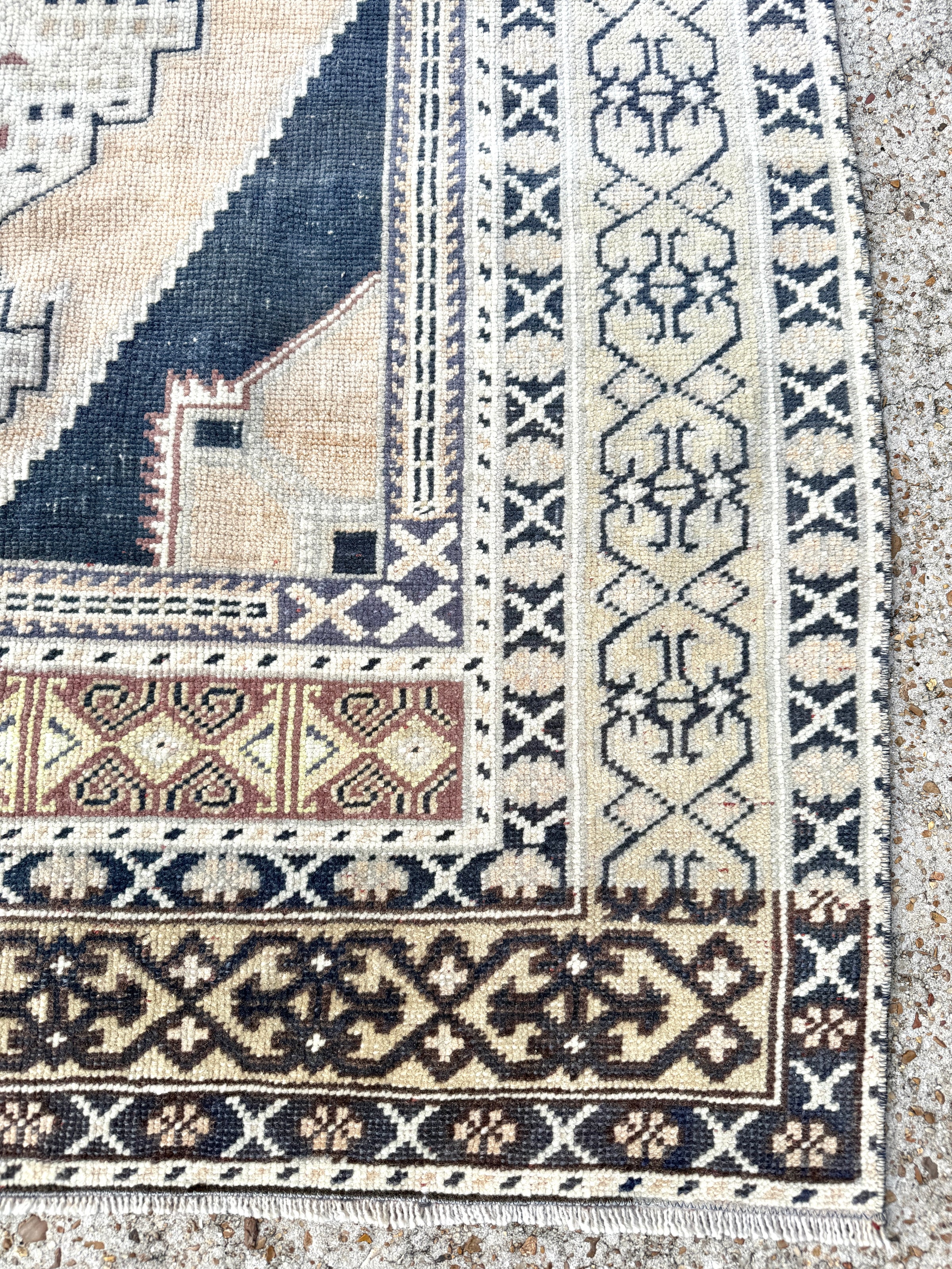vintage turkish rug, geometric medallion rug, 6x4 area rug, neutral accent rug, turkish hallway rug, traditional turkish decor, turkish handwoven rug, earthy tone rug, turkish runner, heirloom rug