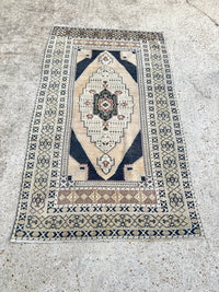 vintage turkish rug, geometric medallion rug, 6x4 area rug, neutral accent rug, turkish hallway rug, traditional turkish decor, turkish handwoven rug, earthy tone rug, turkish runner, heirloom rug