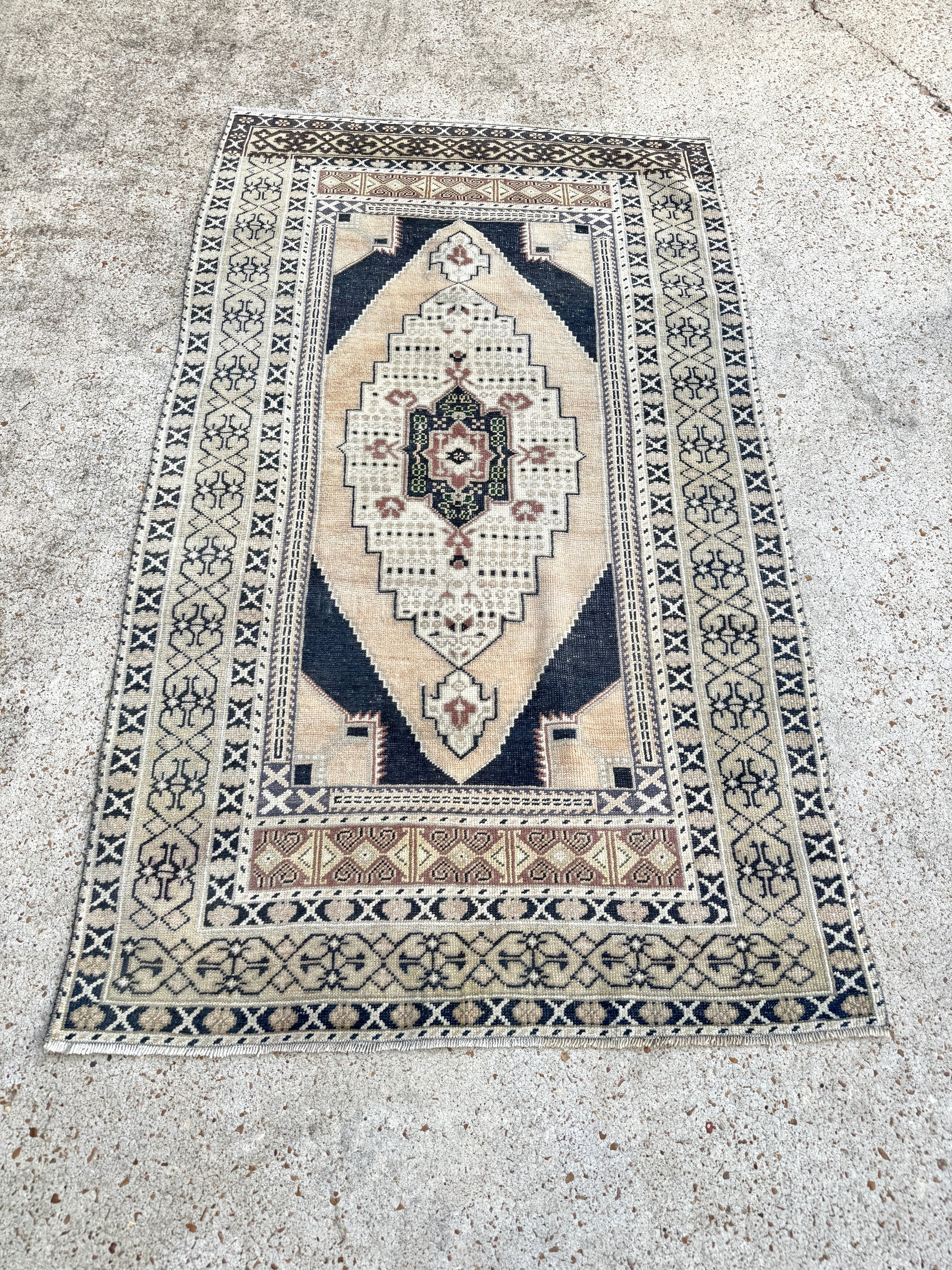 vintage turkish rug, geometric medallion rug, 6x4 area rug, neutral accent rug, turkish hallway rug, traditional turkish decor, turkish handwoven rug, earthy tone rug, turkish runner, heirloom rug