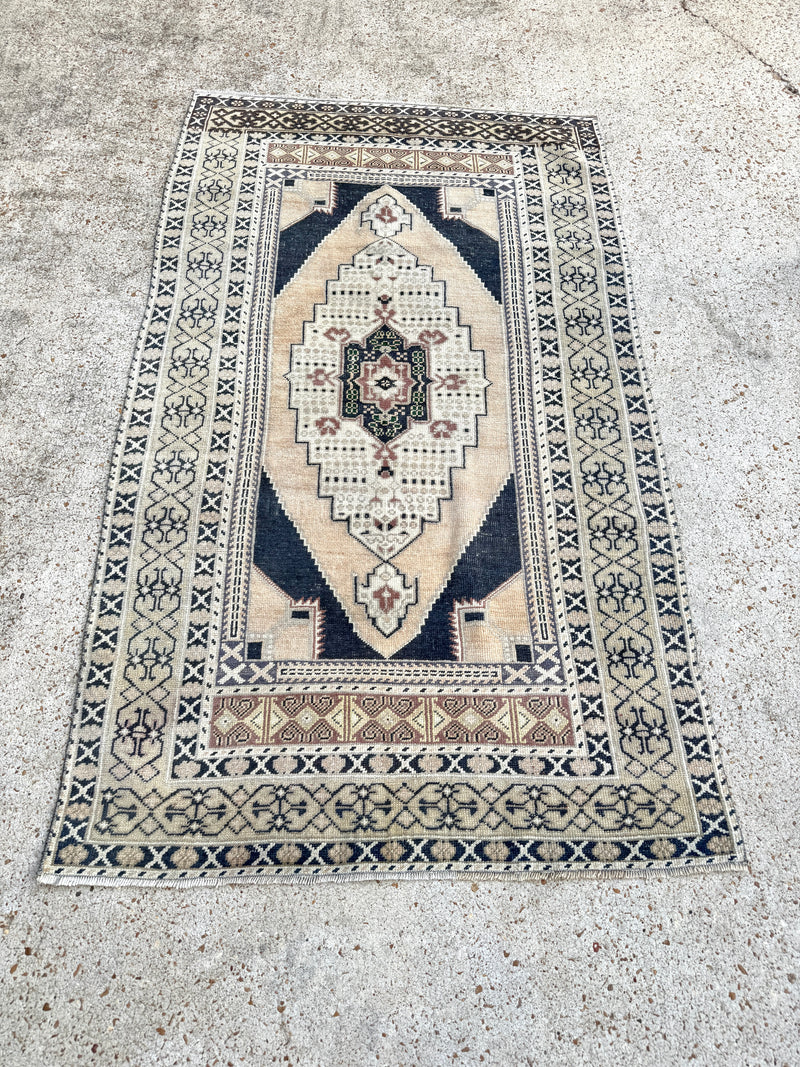 vintage turkish rug, geometric medallion rug, 6x4 area rug, neutral accent rug, turkish hallway rug, traditional turkish decor, turkish handwoven rug, earthy tone rug, turkish runner, heirloom rug