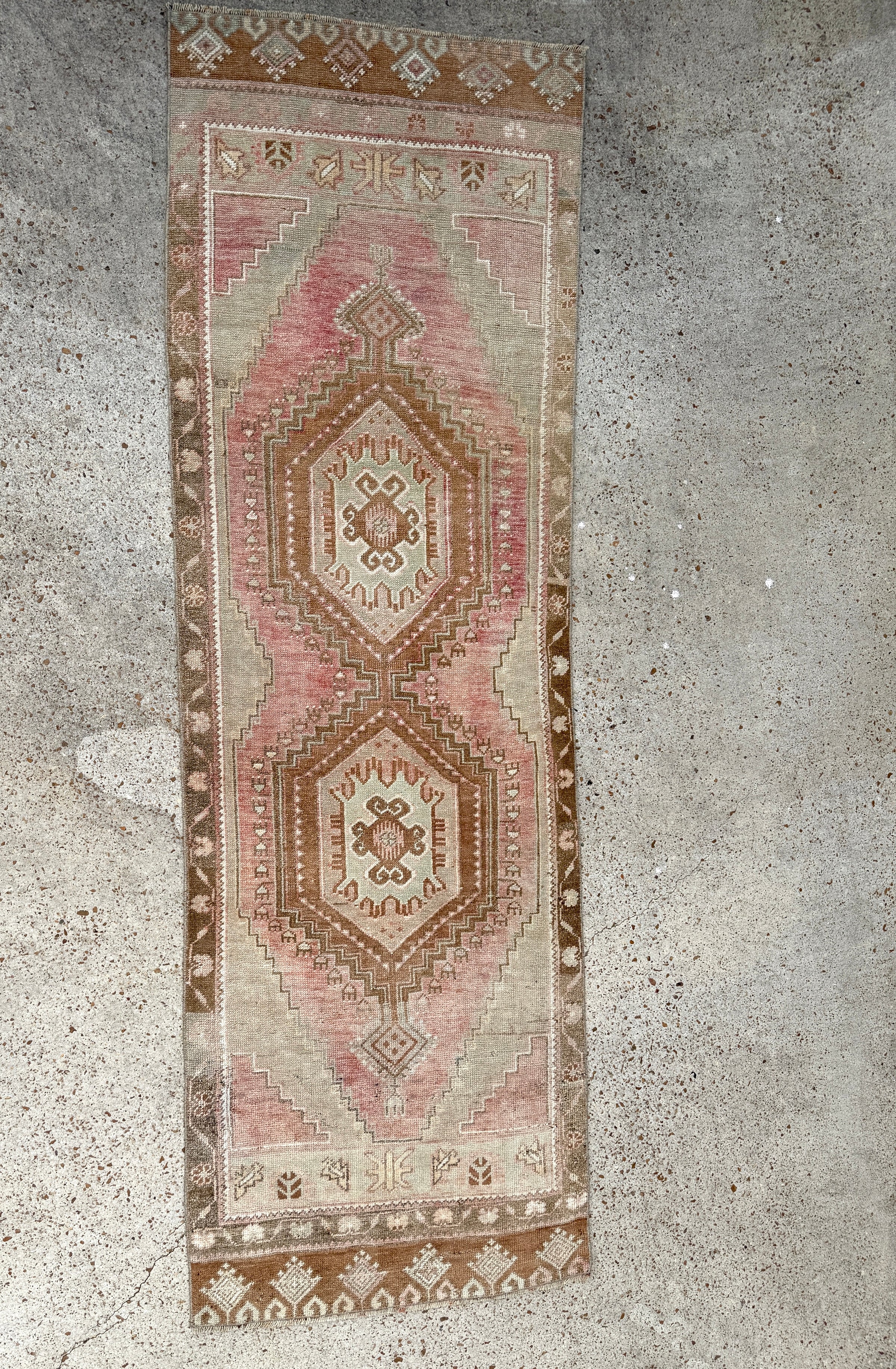vintage turkish runner, geometric turkish rug, blush and mocha runner, pink and brown rug, long hallway rug, antique turkish runner, earthy color rug, handmade turkish rug, bold medallion rug, turkish vintage rug, bohemian hallway decor