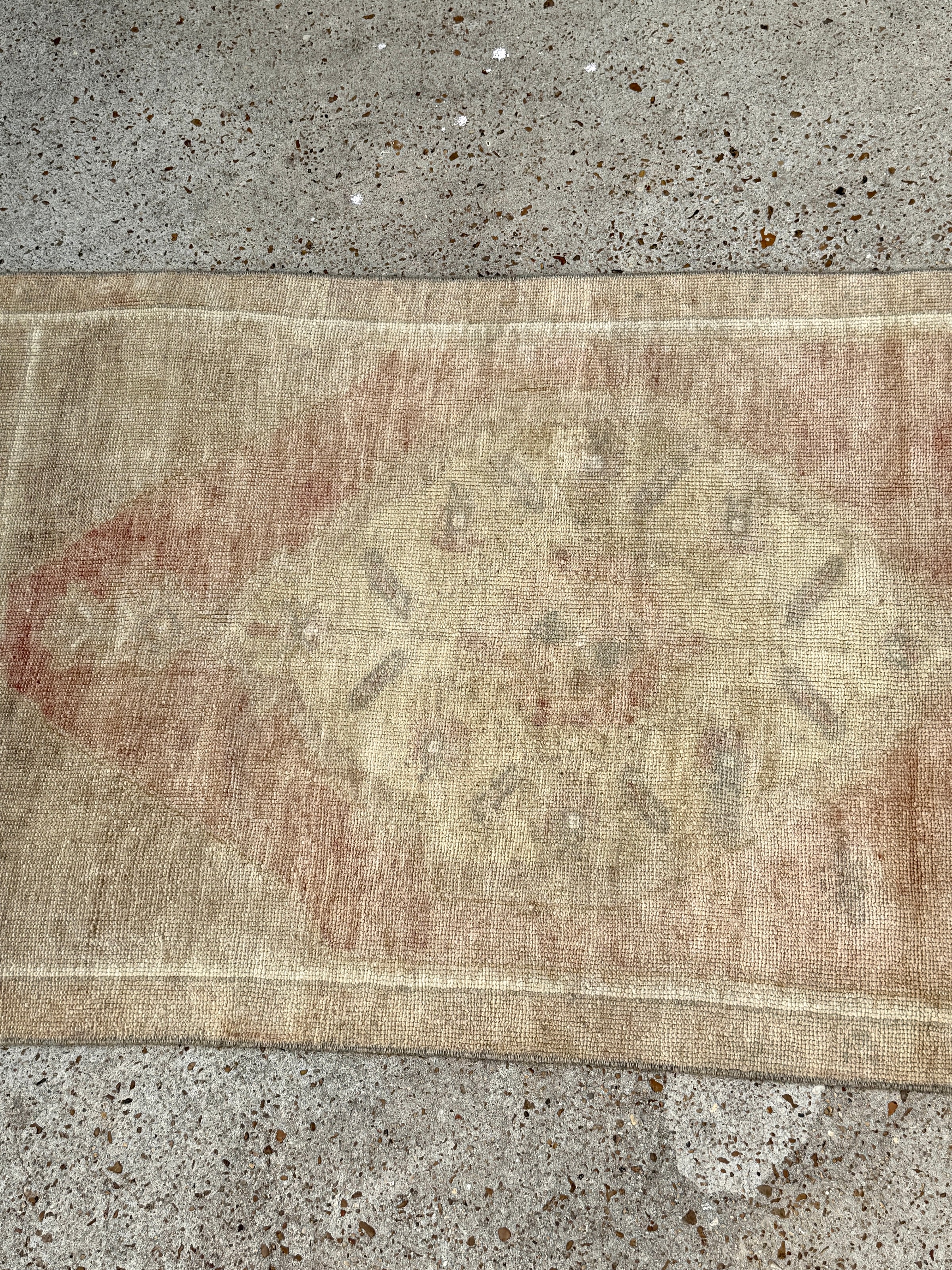 vintage turkish runner, neutral turkish rug, blush and beige runner, faded medallion rug, turkish hallway rug, antique runner, vintage rug mississippi, boho rug, entryway runner, handmade turkish rug, soft color rug, vintage home decor